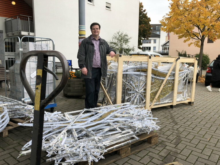 Anlieferung der Ebersbacher Weihnachtsbeleuchtung