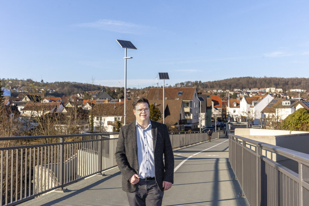 Eberhard Keller auf der Brücke in Ebersbach
